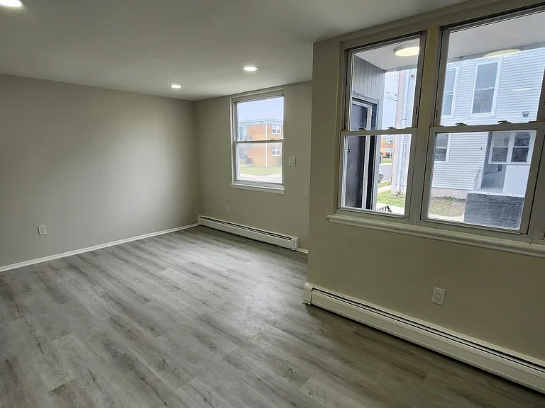 1805 N Mississippi Ave — Photo 5