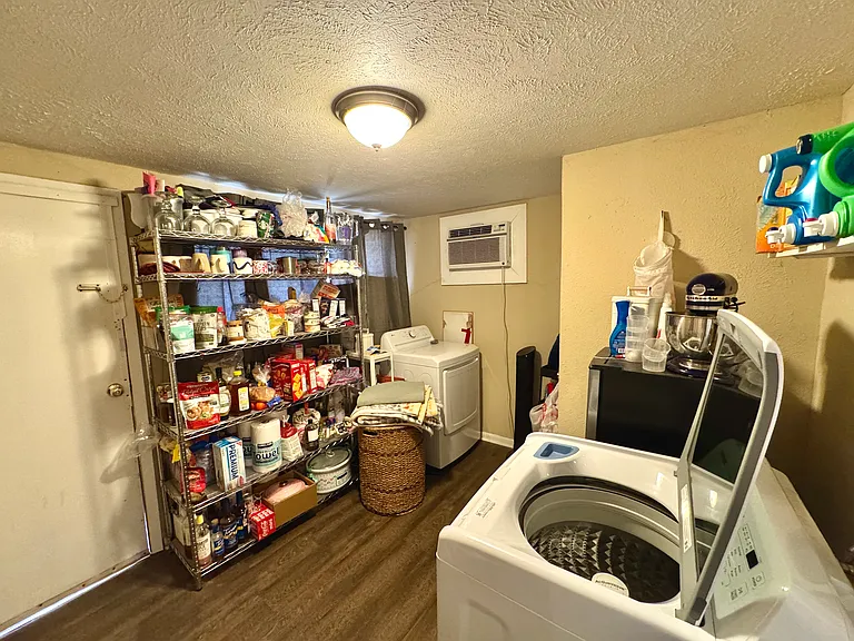 1287 W Frey St — Photo 19