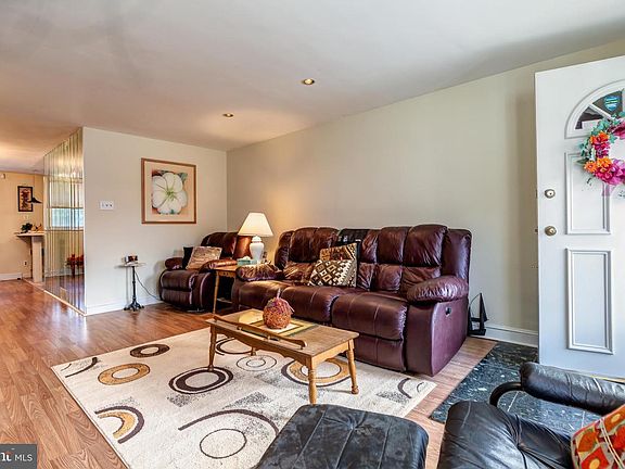 3rd image of 2438 Stoneybrook Ln