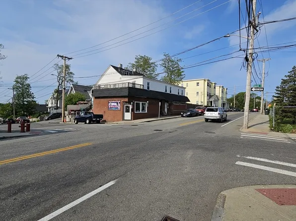 46 Howard St, Lowell, MA 01851