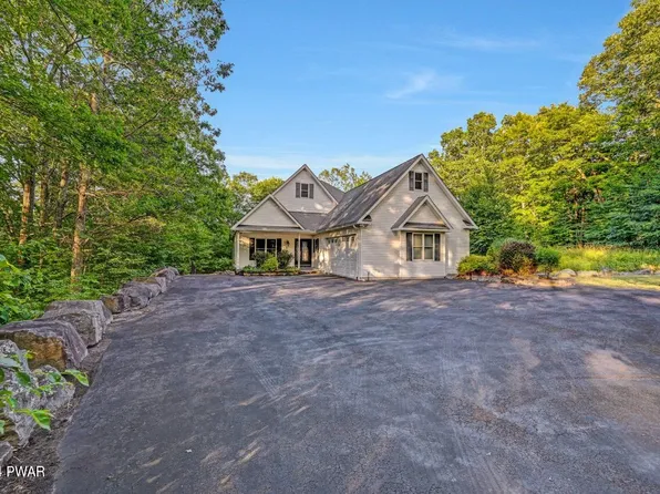 103 Cottonwood Dr, Hawley, PA 18428