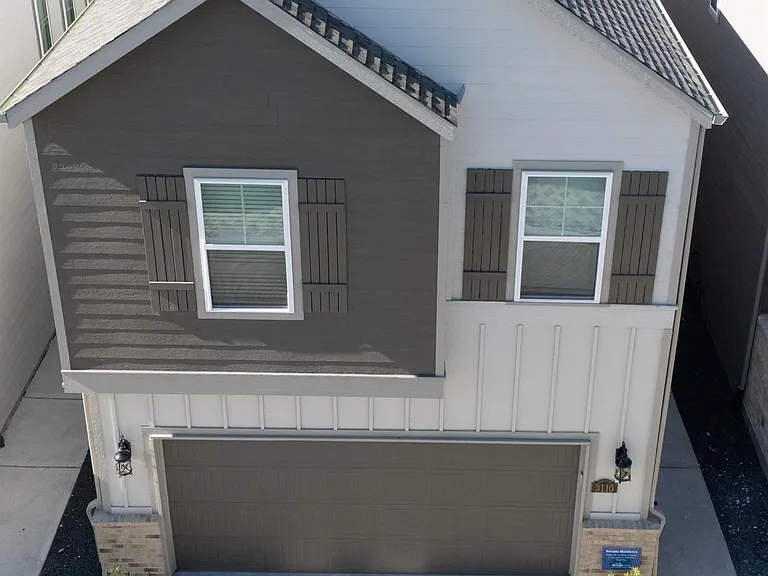 3110 Moontide Ln — Photo 2