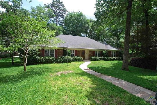 2nd image of 8324 Oxford Dr