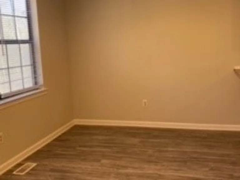 103 Woodley Dr — Photo 5