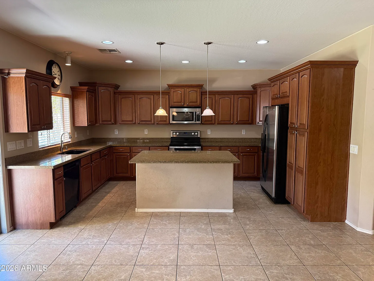 4 bed, 2542 sqft, $2,895 — Photo 3