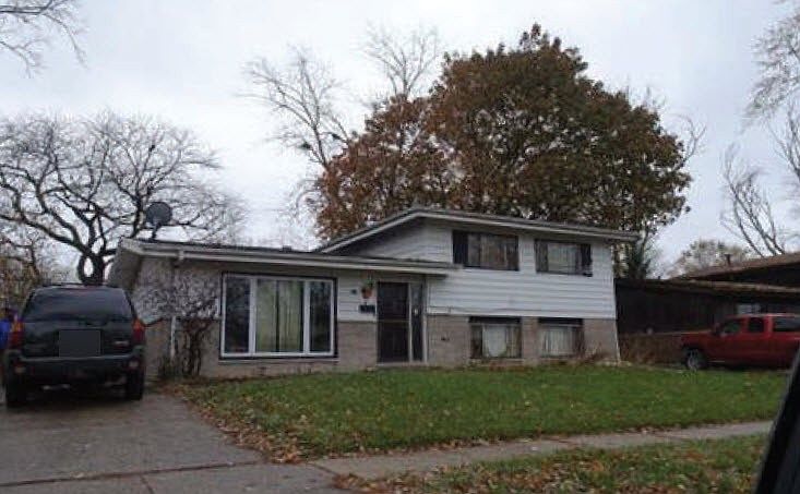 2nd image of 231 Berry St