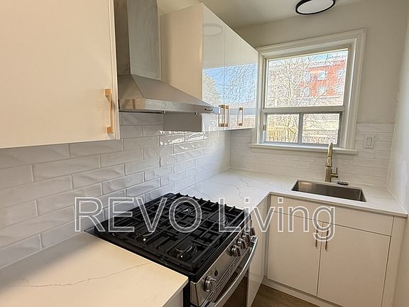 2nd image of 6921 Barker St