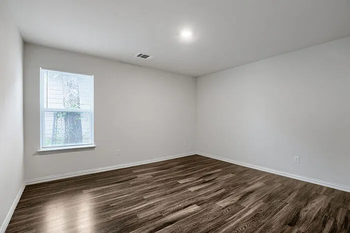 503 Henderson St — Photo 9