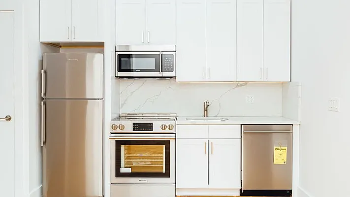 Rented by Nooklyn NYC LLC | media 8