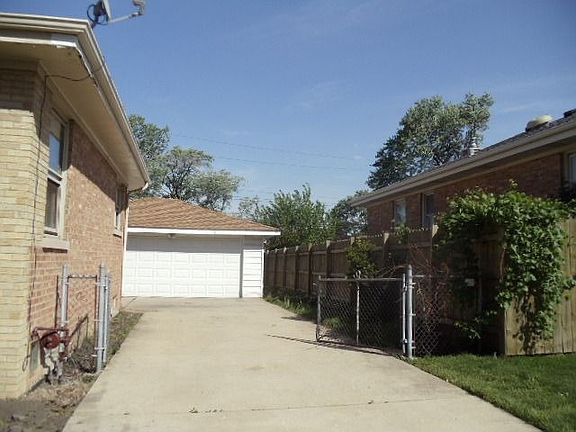 4th image of 4633 Scott St