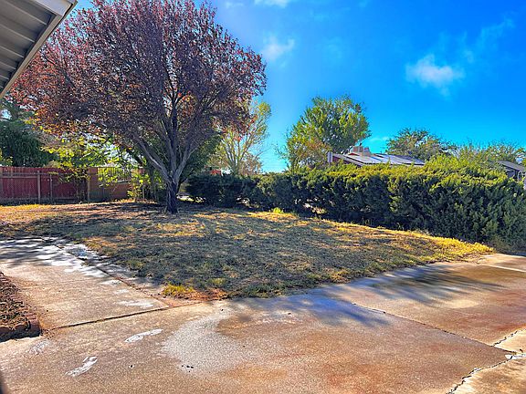 3rd image of 17865 Lakespring Ave
