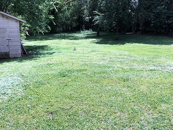 2nd image of 224 1/2 Perkins Ln