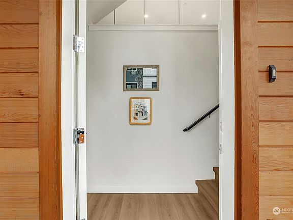 5th image of 195 Countryman Drive