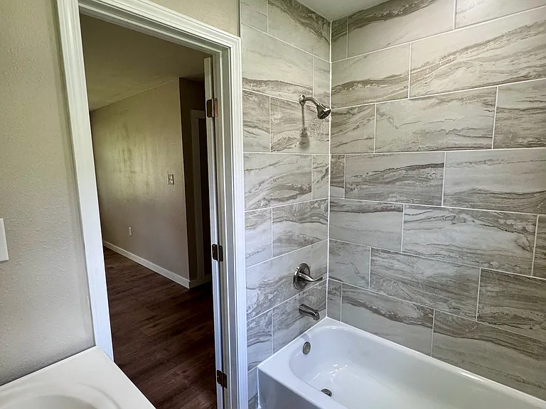 209 Lucille St #209 — Photo 5