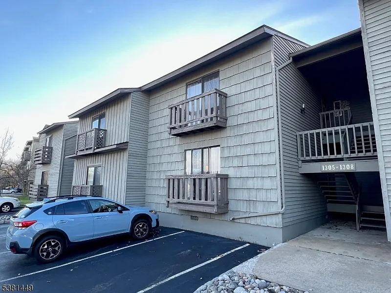 1 bed, 1.0 bath, $1,950 — Photo 1