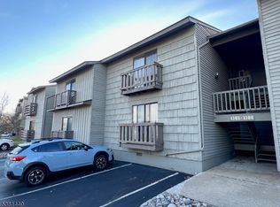 1308 Spruce Hills Dr, Glen Gardner, NJ 08826
