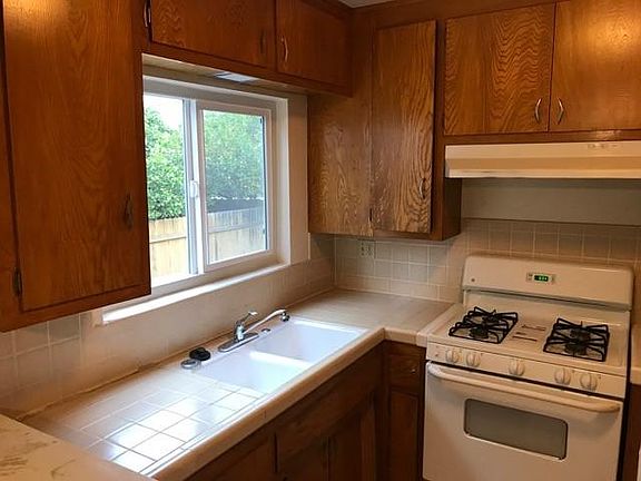 2nd image of 16721 Sherman Way APT 8