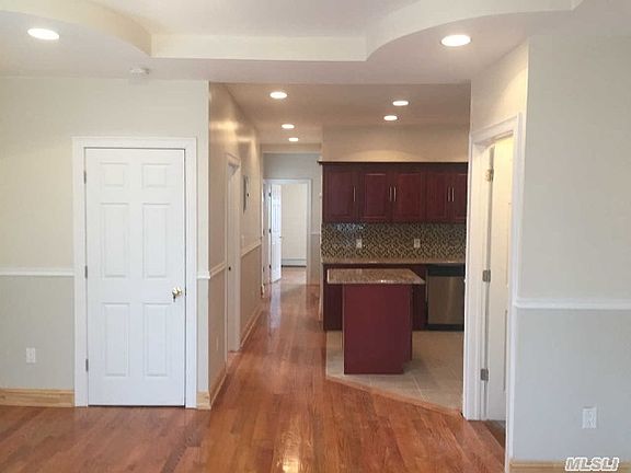 5th image of 10316 117th St