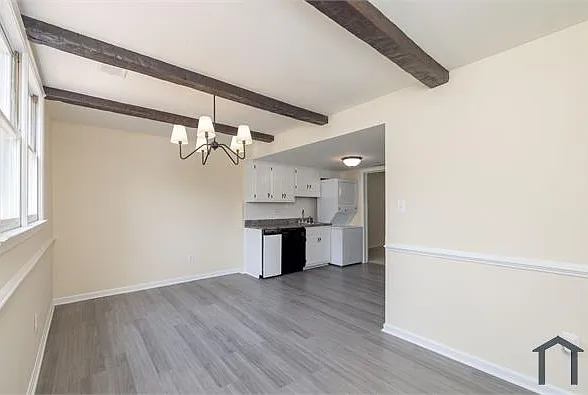 1533 Americana Dr
