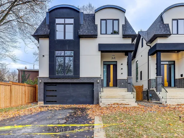 28 Pine Ave N, Mississauga, ON L5H 2P8