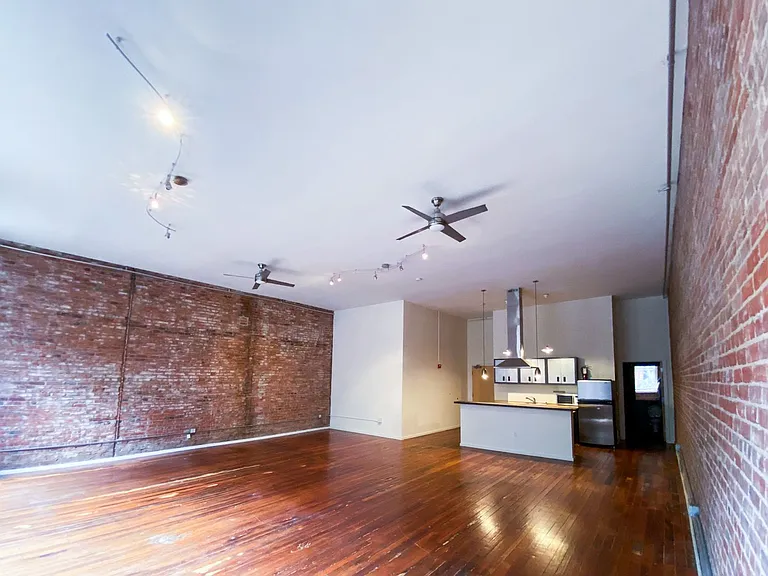 211 1st Ave S Apartments is located in the heart of Pioneer Square — Photo 19