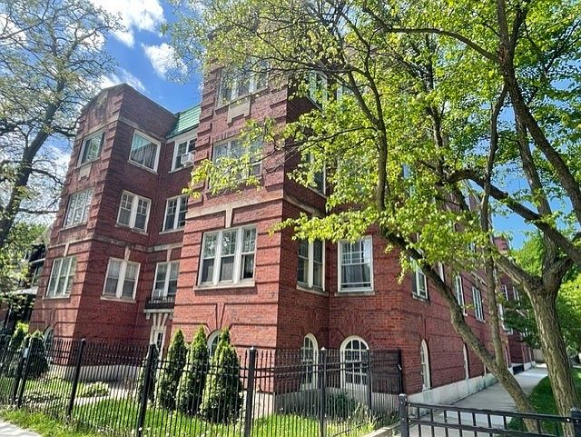 1st image of 148 N Austin Blvd APT 1B