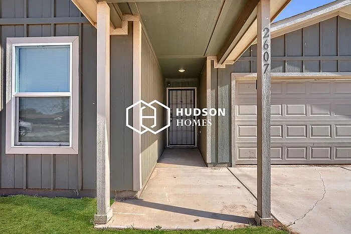 3 bed, 2.0 bath, 1298 sqft, $1,149 — Photo 3