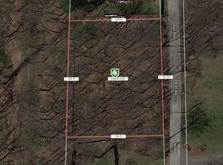 Elm Rd, Lake Peekskill, NY 10537