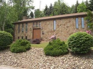 81 Cypress Dr, Carnegie, PA 15106