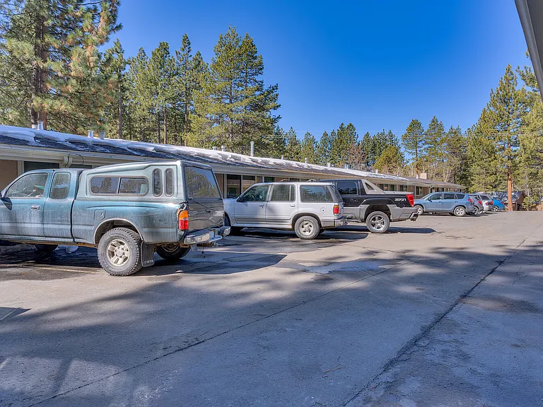 3640 Pioneer Trl #D — Photo 9
