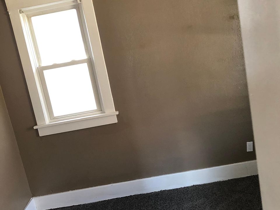 2nd image of 2916 N 28th Cir