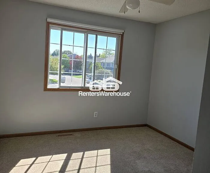1945 Mockingbird Ave — Photo 13