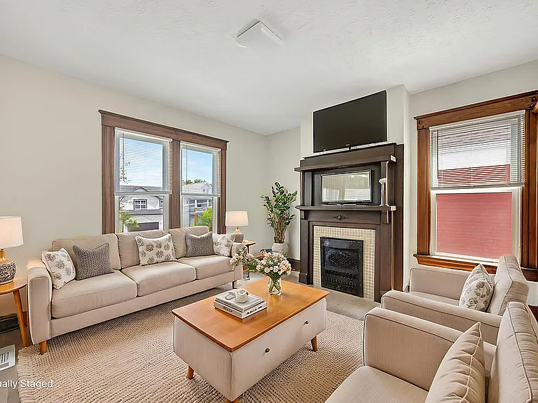 2421 Kenilworth Ave #2 — Photo 1
