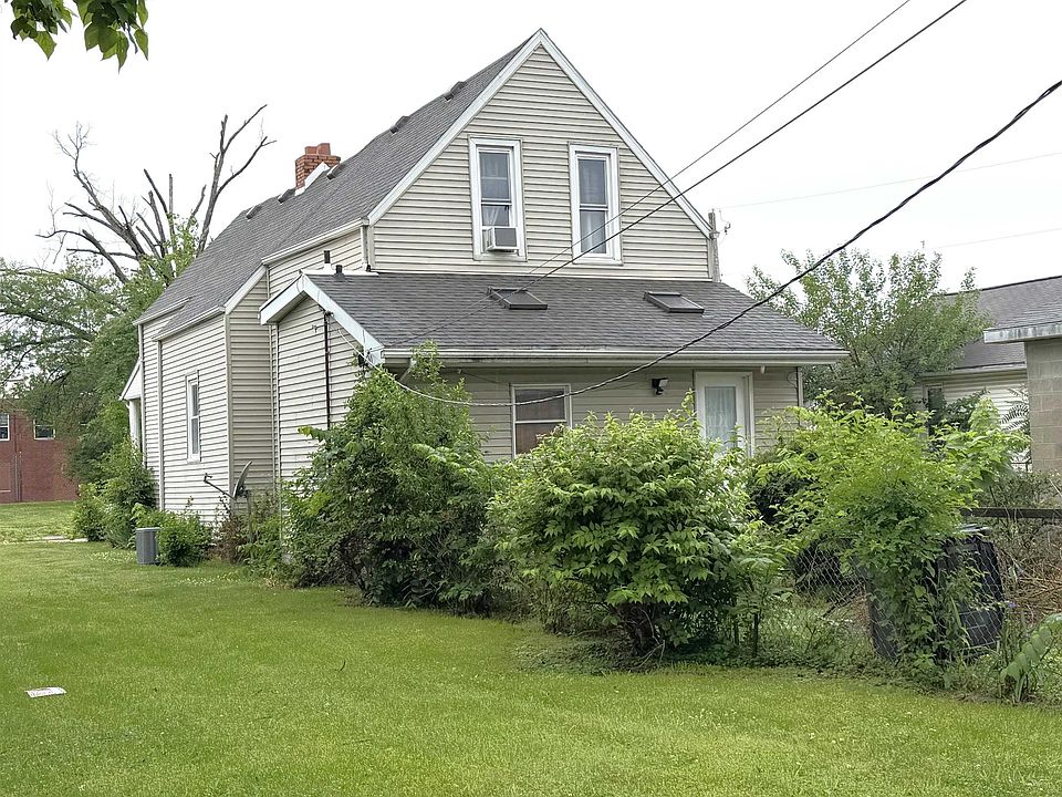 2nd image of 1016 Henning Ave