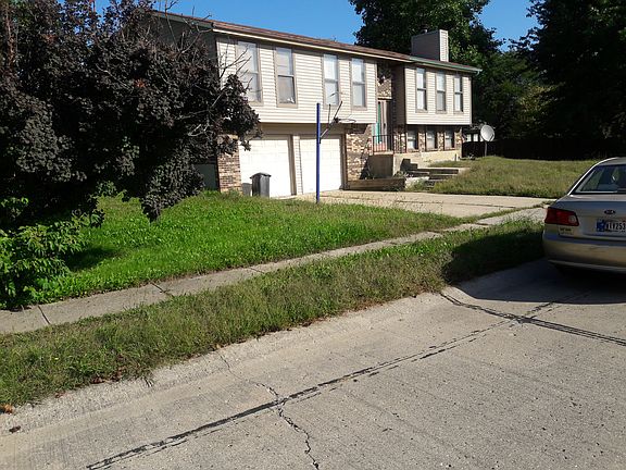 3rd image of 4010 Hollow Creek Dr