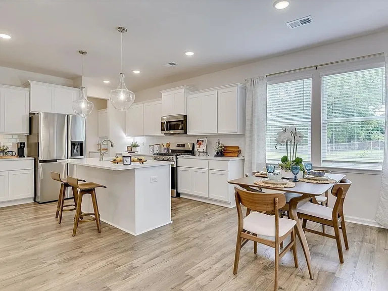 1021 Skidway Dr — Photo 12
