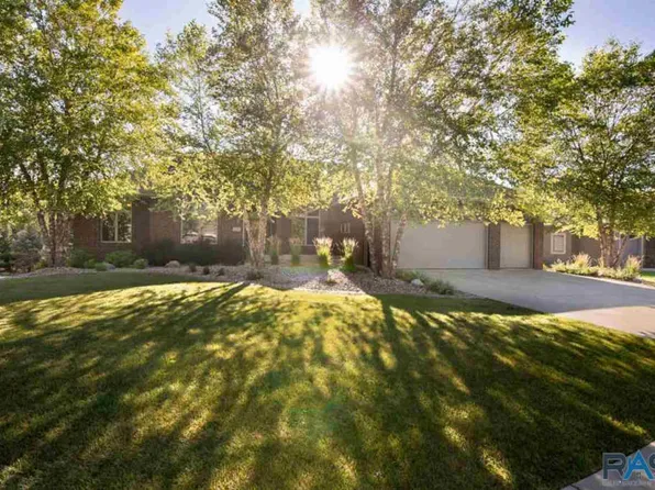 216 W 77th St, Sioux Falls, SD 57108