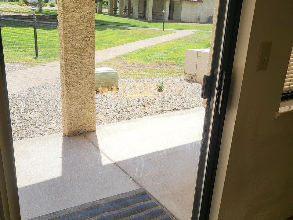 covered patio close to clubhouse