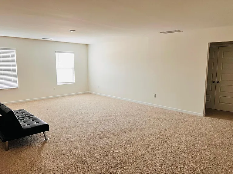 Kimberwick Dr — Photo 13
