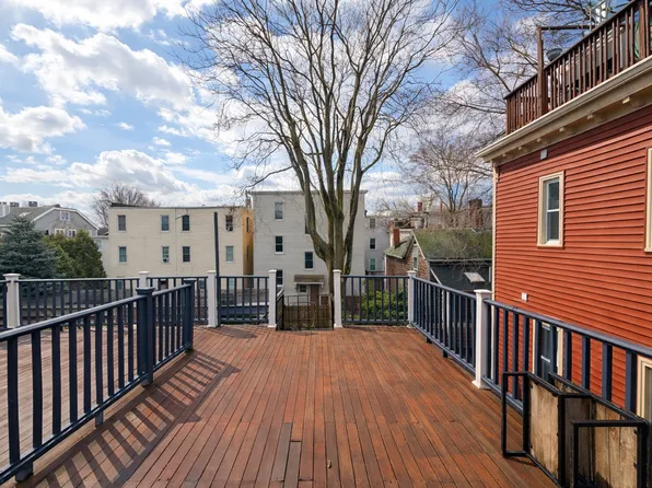 22 Watson St, Cambridge, MA 02139