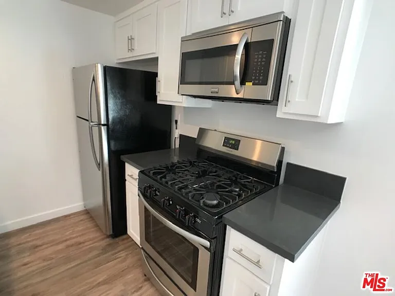 601 N Normandie Ave #8 — Photo 3