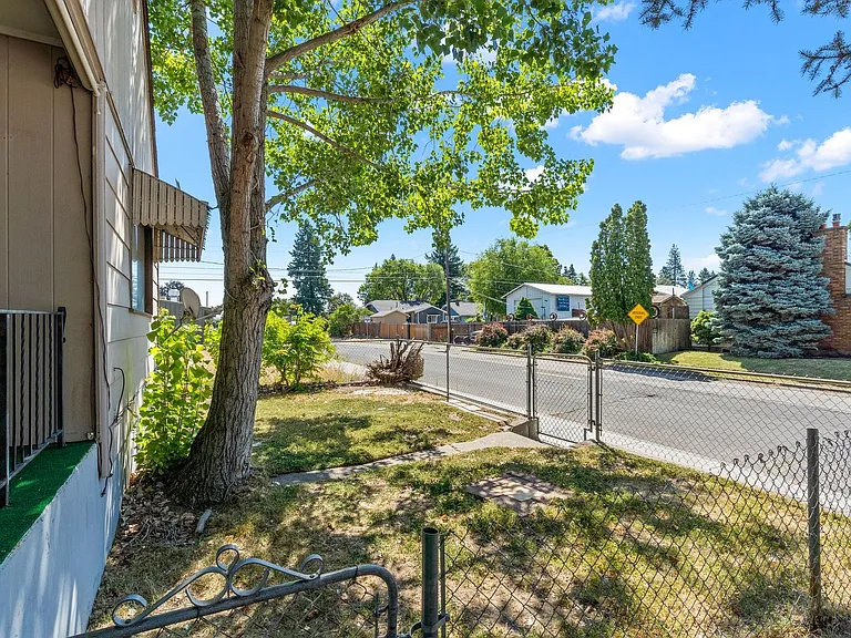 5504 N Post St — Photo 42