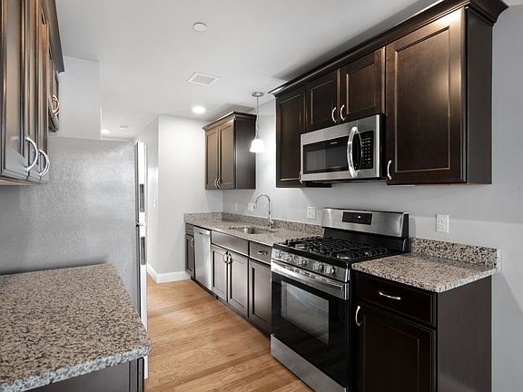 4th image of 17 Deerwood Drive Unit C