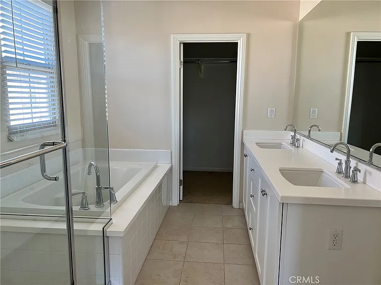 75 Darby — Photo 18
