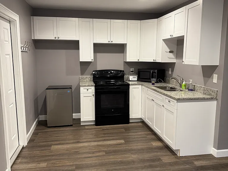 213 S Bradford Ave — Photo 15