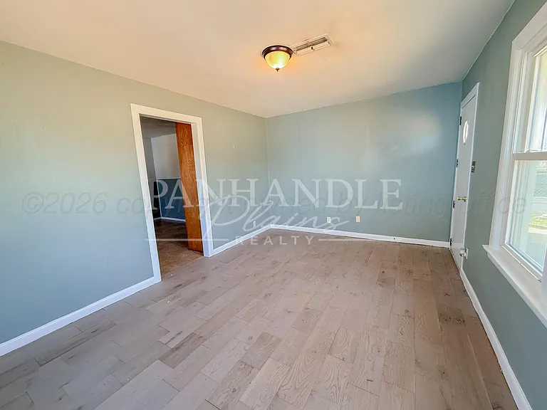 528 Hazel St — Photo 9