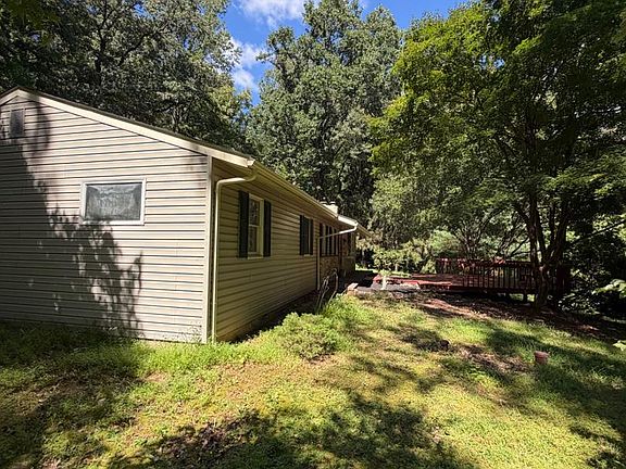 4th image of 2253 Jones Rd