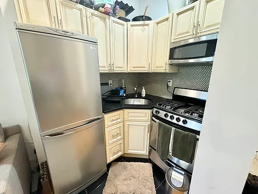 Rented by J PRESTON AND ASSOCIATES INC | media 11