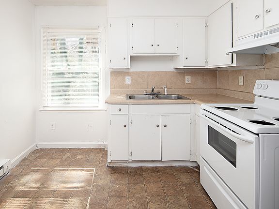 3rd image of 2421 Sunset Ave APT M