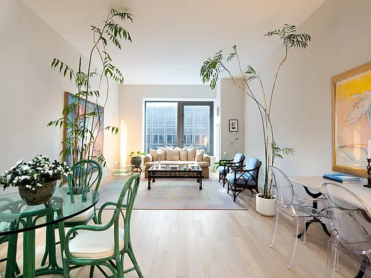 Sold by Sotheby's International Realty | media 16